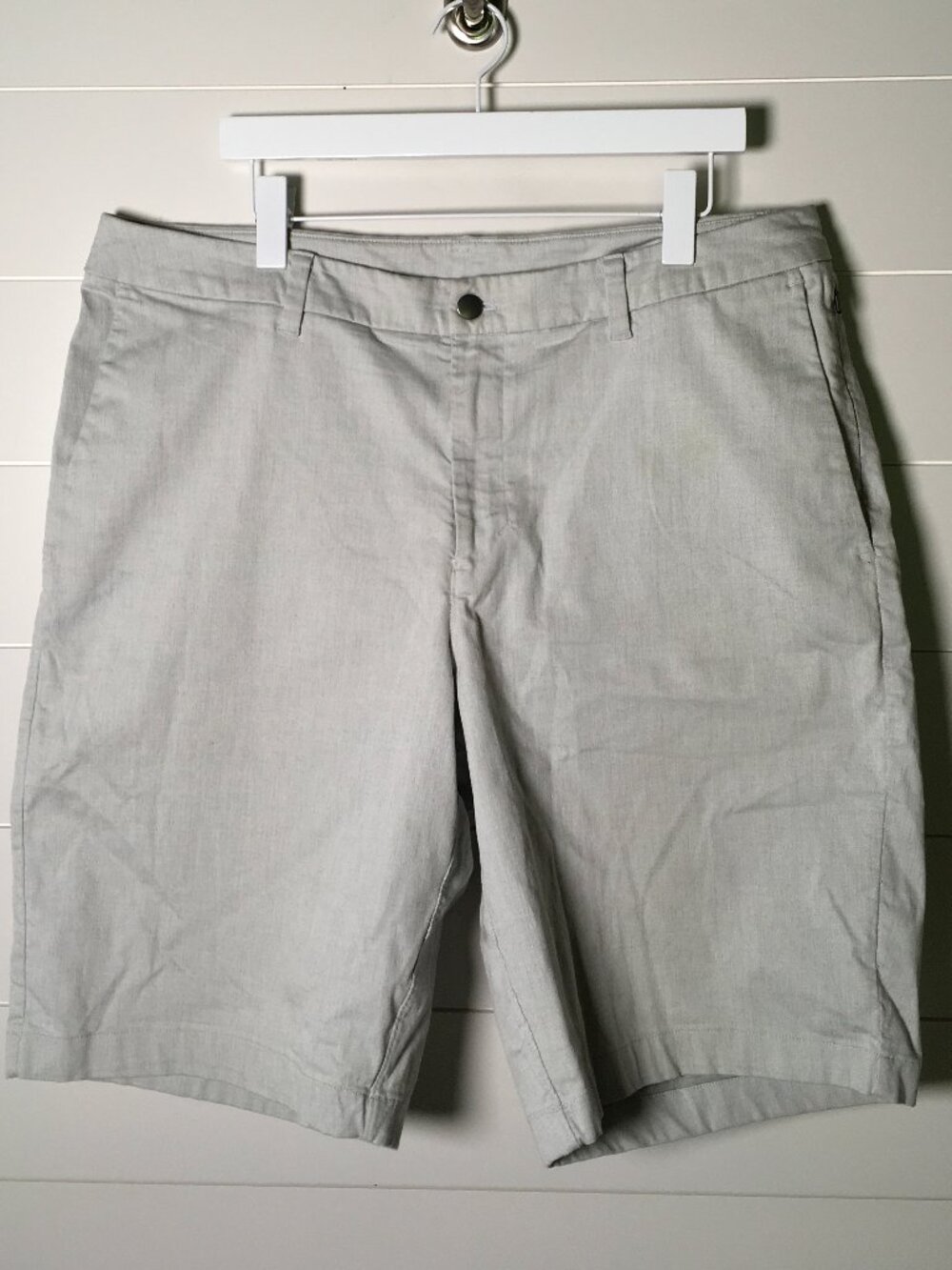 Lululemon Men's Shorts Light Gray/Fleck Sz 38